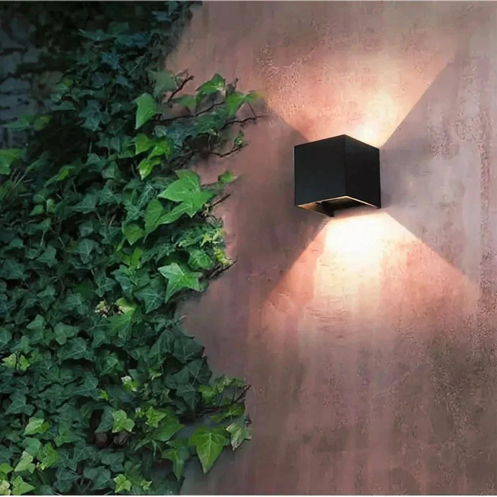 Verthara Adjustable LED Wall Light