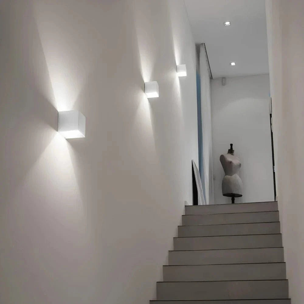 Verthara Adjustable LED Wall Light