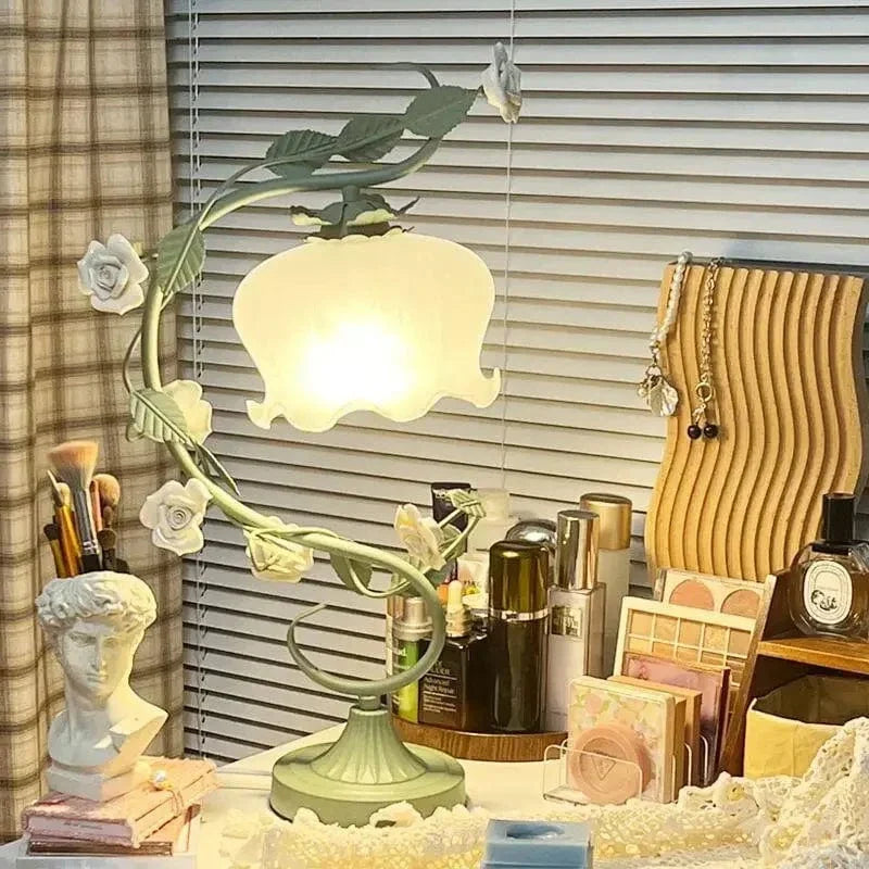 Verthara American Frosted Glass Flower Table Lamp