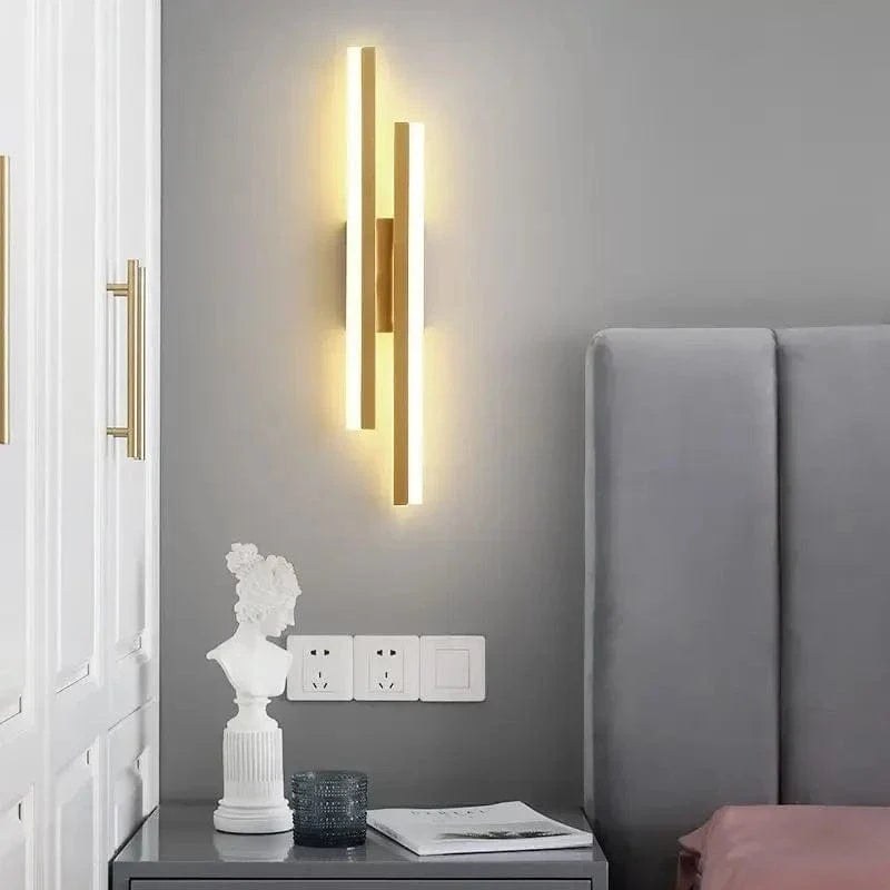 Verthara LED Wall Sconce With Acrylic Lampshade – Indoor Wall Light - Modern Copper Design - Adjustable Colour Temperature - Gold/Black Finish