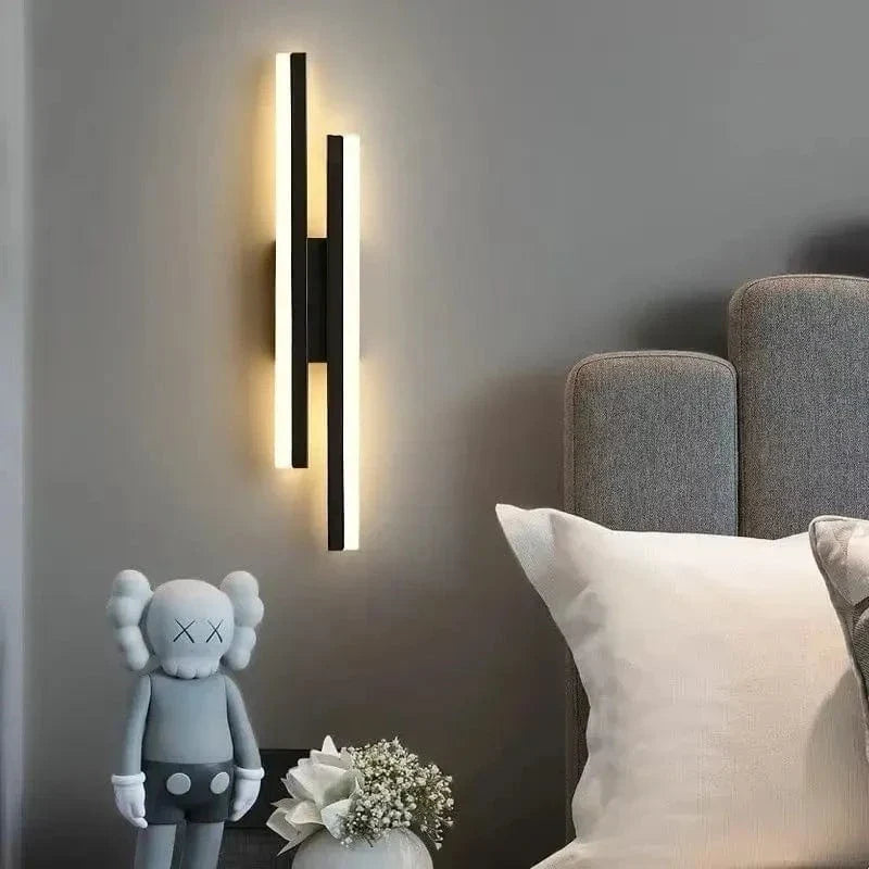 Verthara LED Wall Sconce With Acrylic Lampshade – Indoor Wall Light - Modern Copper Design - Adjustable Colour Temperature - Gold/Black Finish