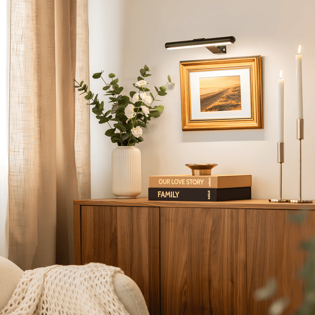 Verthara Modern Cordless Wall Lamp – Sleek Design