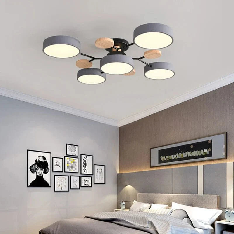 Verthara Modern LED Chandelier - Indoor Lighting - Adjustable Colour Temperature - Three Light Modes - Stylish Metal And Glass Design - 16cm Height