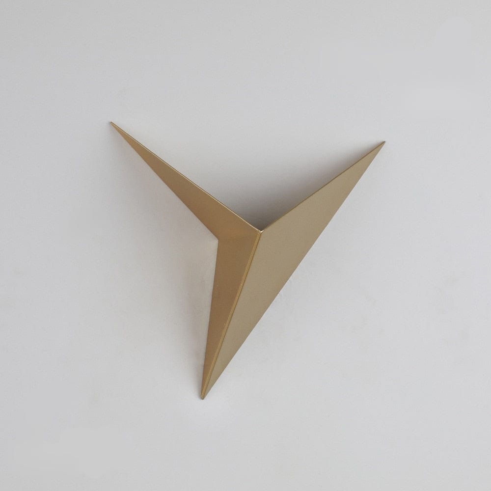 Verthara Modern Minimalistic LED Wall Light Gold / Cool White