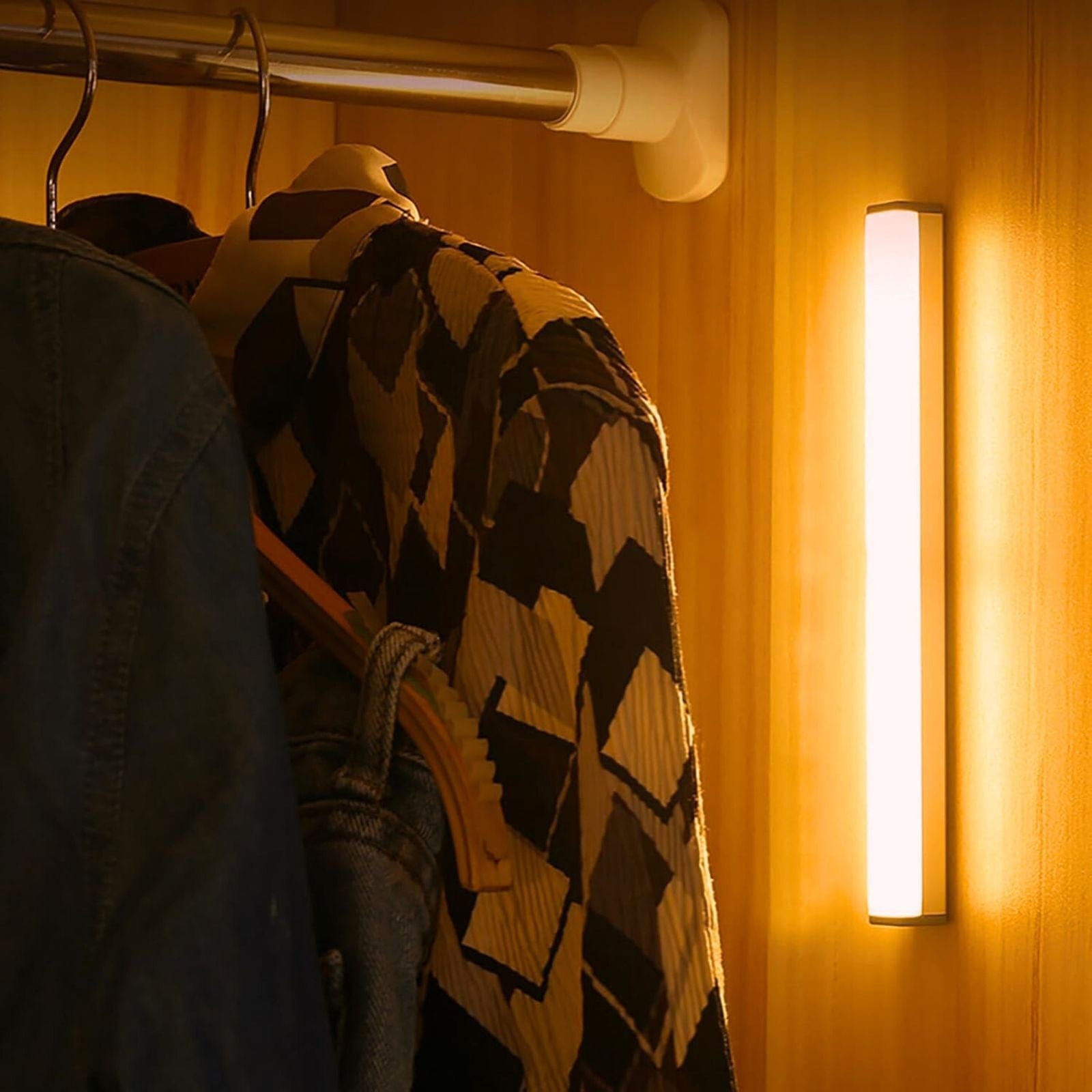 Verthara Rechargeable Motion Sensor LED Light