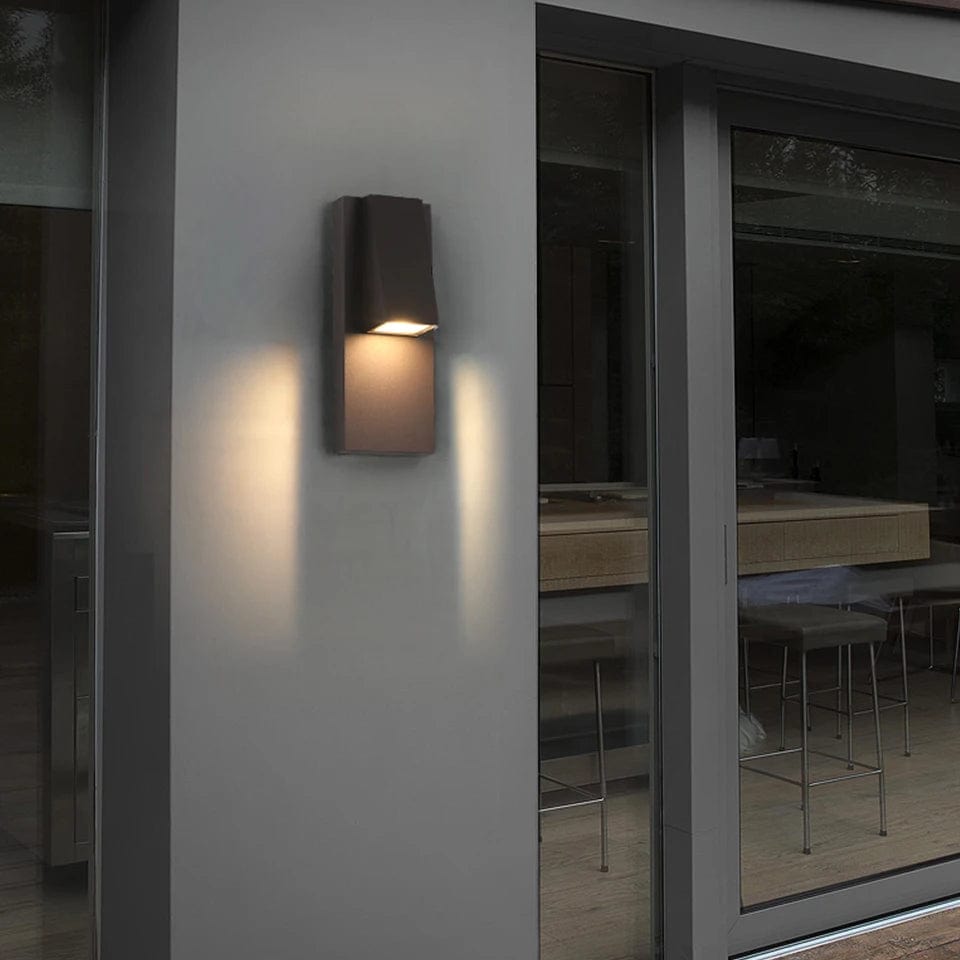 Verthara Waterproof Vintage Black Outdoor Wall Light – 18W LED Sconce for Garden and Porch, Retro Exterior Wall Lantern